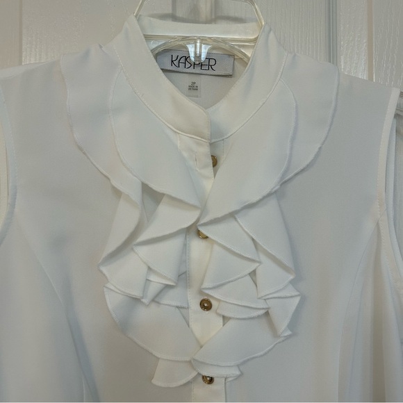 Kasper Women's Sleeveless Button-Front Ruffle Blouse in White Size 2P - Picture 8 of 10